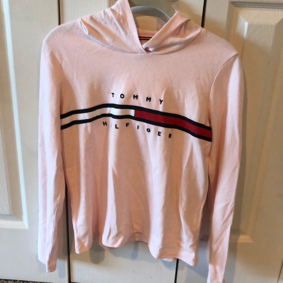tommy hilfiger lightly worn cropped sweatshirt - Picture 1 of 3